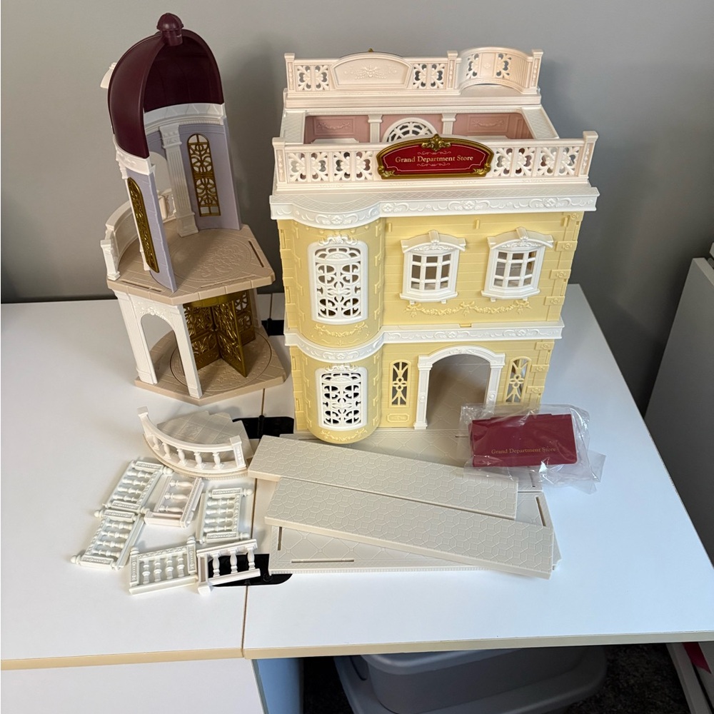 Calico Critters Grand Department Store Yellow & Cream Dollhouse Playset